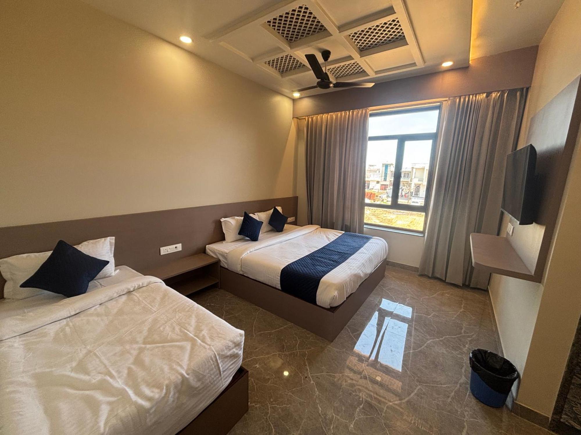 Hotel Sisodiya Palace Khātu 외부 사진
