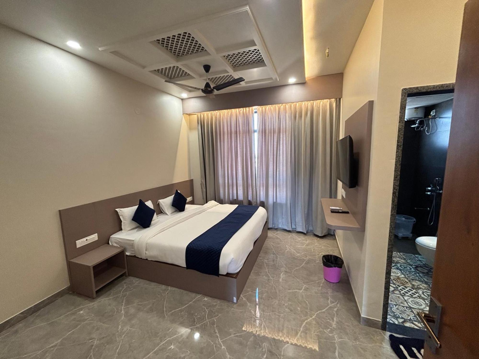 Hotel Sisodiya Palace Khātu 외부 사진