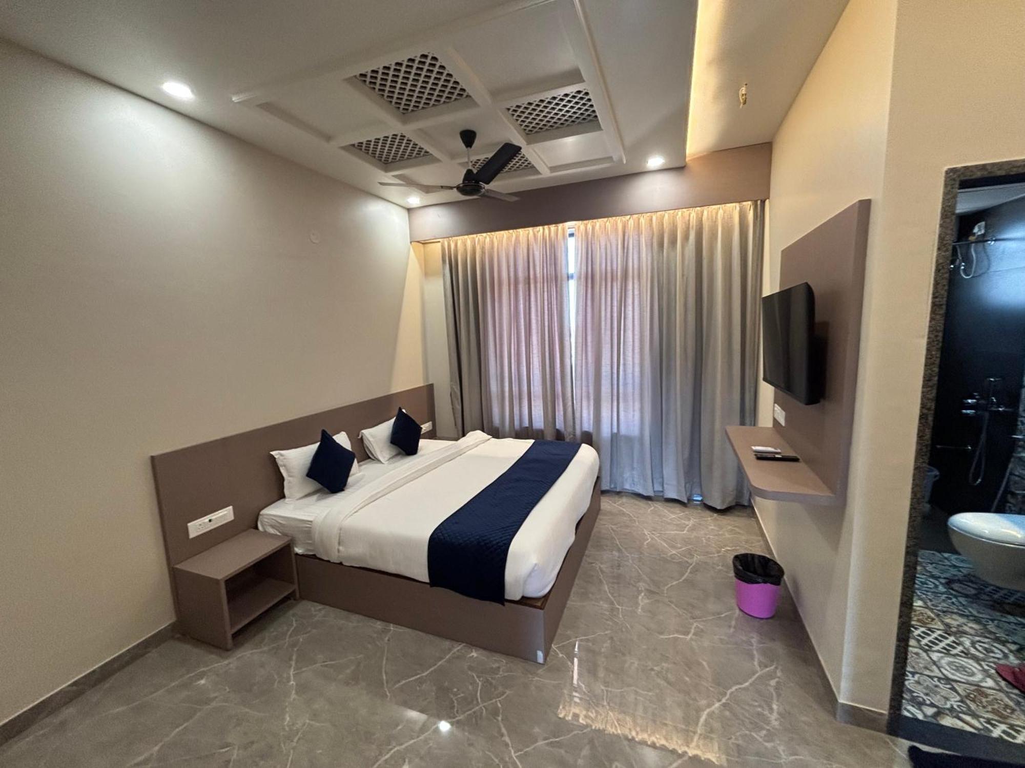 Hotel Sisodiya Palace Khātu 외부 사진
