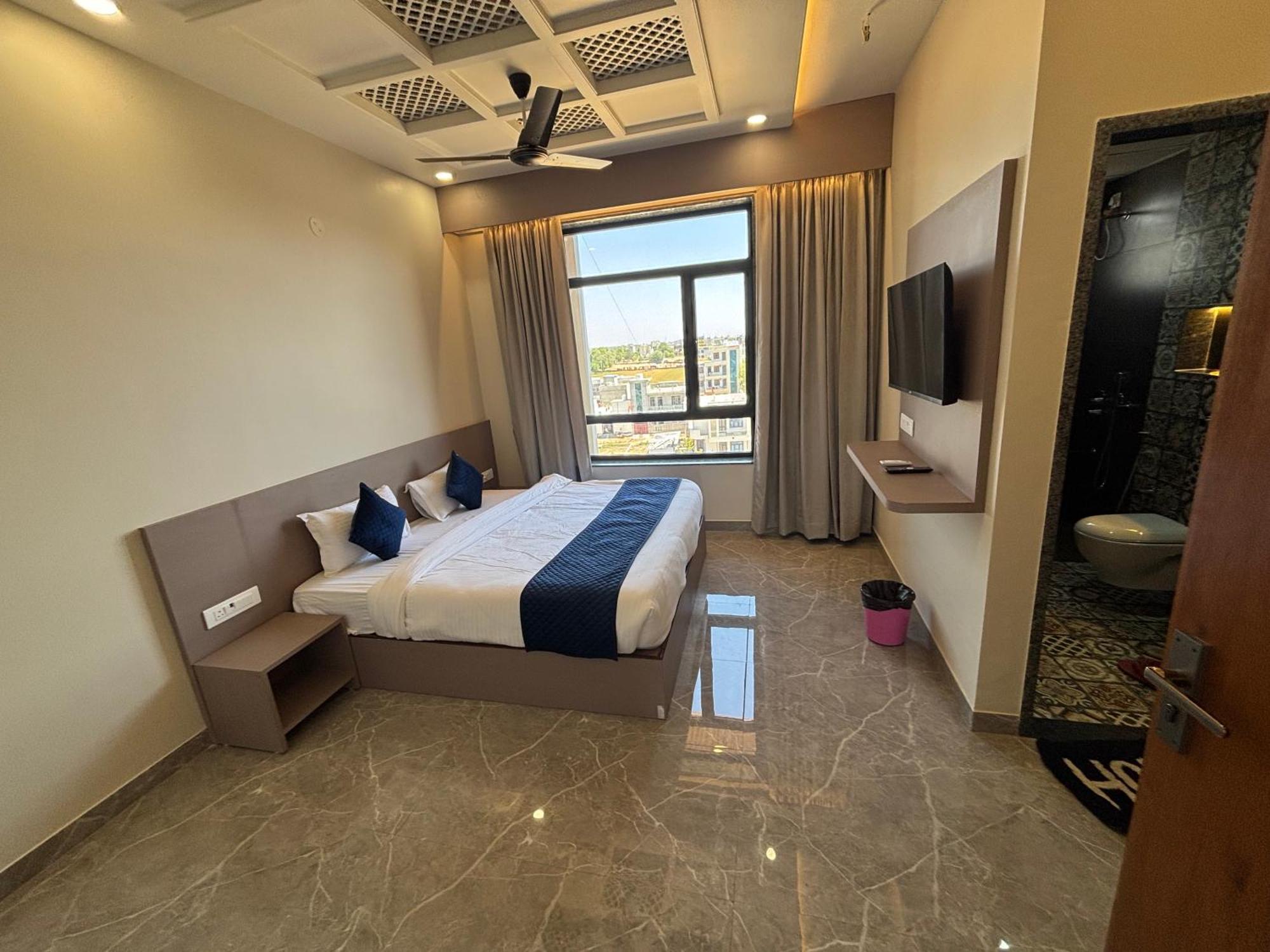 Hotel Sisodiya Palace Khātu 외부 사진